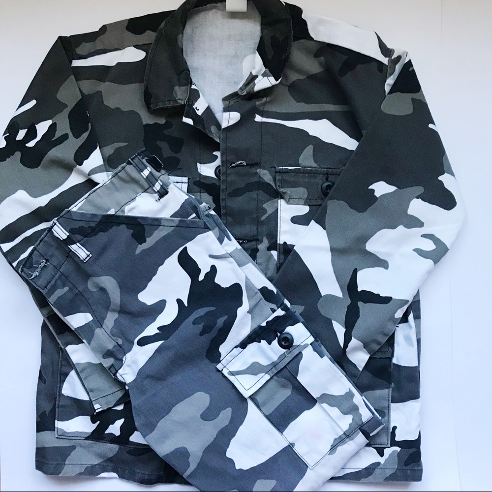 Boys army fatigue outfit grey and white